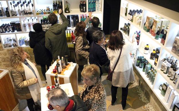Multitudes para conocer, probar y comprar los aceites de primera cosecha