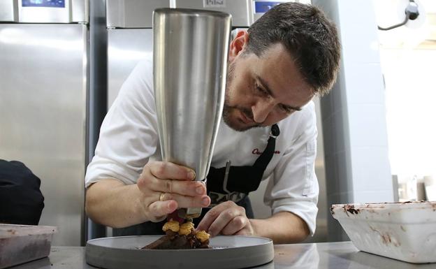El chef ubetense David Olivas, premio al mejor jefe de cocina en Málaga