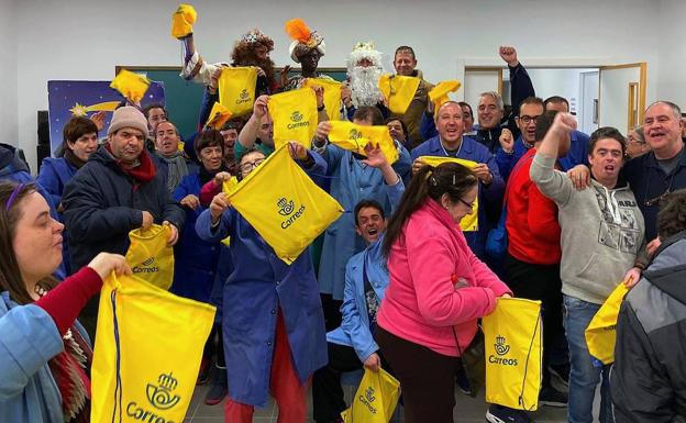 Correos recogió las cartas para los Reyes Magos en diferentes centros