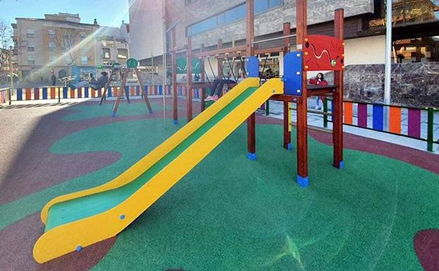 Terminaron las obras de remodelación del parque situado en la avenida Ciudad de Linares