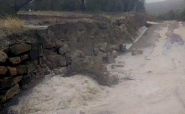 Intervención de urgencia en una veintena de caminos tras los desperfectos de las últimas lluvias