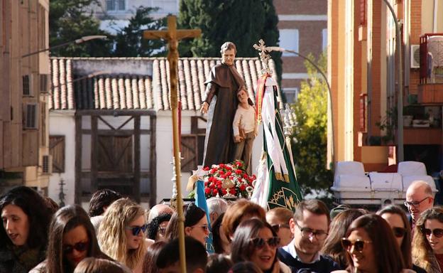 Procesión de la imagen de San Juan Bosco con motivo de su festividad