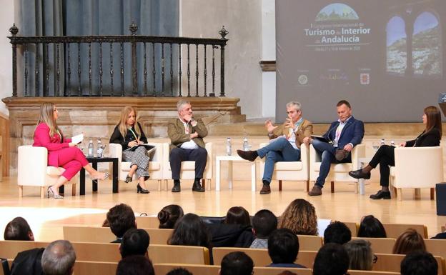 Expertos analizan en Úbeda los retos de futuro del turismo de interior