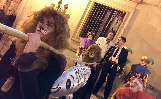 Numerosas personas despidieron el Carnaval ubetense con el Entierro de la Sardina