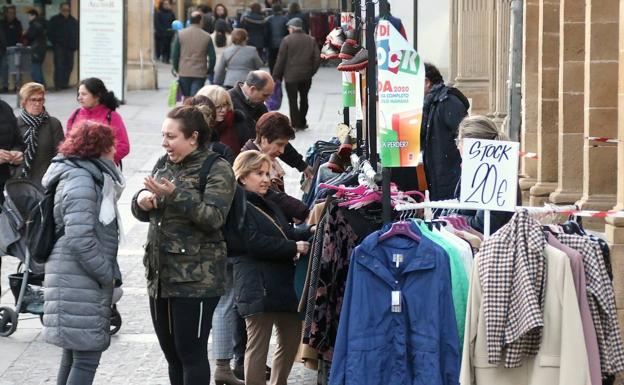 Género en la calle durante el Día del Stock