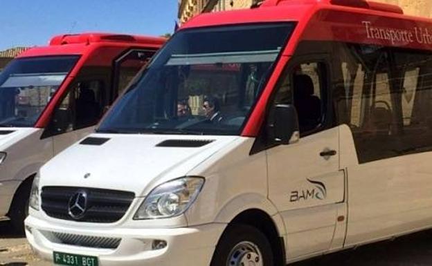 Menos autobuses urbanos y zona azul suspendida