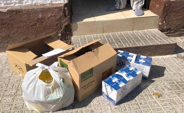 Voluntarios se encargan en Úbeda del reparto de productos del Banco de Alimentos
