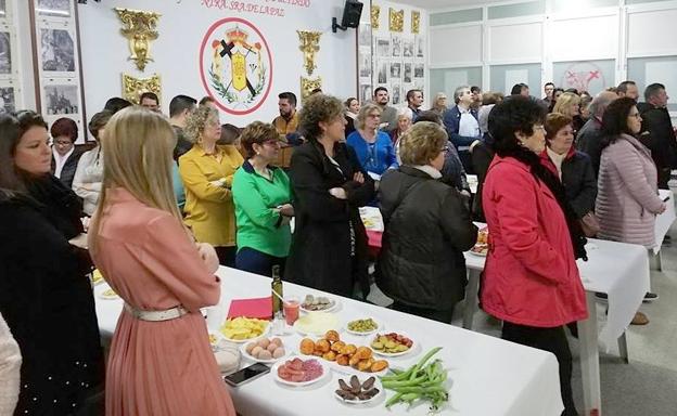 1.636 euros para el economato 'Pan y peces' gracias a la cena solidaria del Resucitado