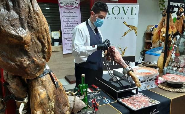 Bocadillos de jamón para profesionales sanitarios y de seguridad de Úbeda