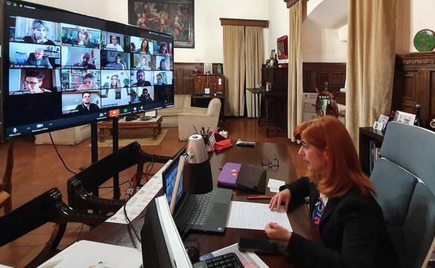El equipo de Gobierno anuncia acciones «realistas, legales y viables» frente a la crisis económica