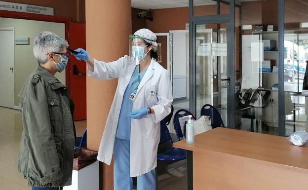 El hospital de Úbeda establece medidas de prevención frente al coronavirus en sus accesos
