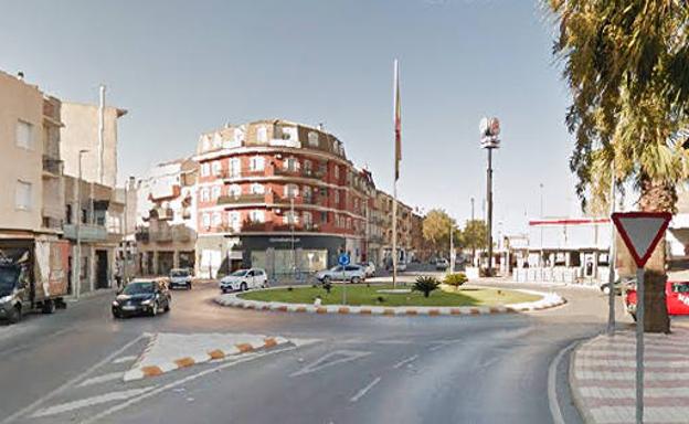 Golpea a un agente tras ser detenido por circular ebrio y con una rueda reventada en Úbeda