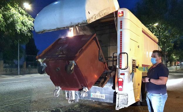 Limpieza y desinfección intensiva de cerca de los 700 contenedores de Úbeda y sus pedanías