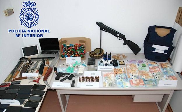 Más de 250 agentes participaron en el golpe a los 'Pikikis' y su «supermercado de la droga»