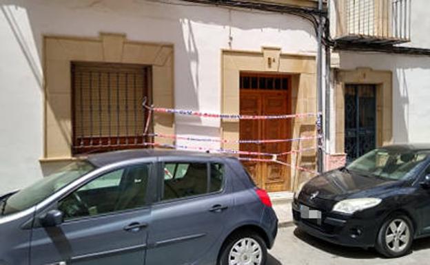 Precintada una vivienda después de que varias personas intentaran ocuparla