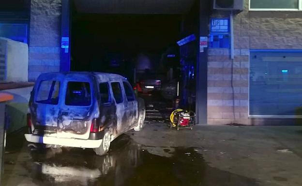 Incendio en un taller mecánico del entorno de Cuatro Caminos