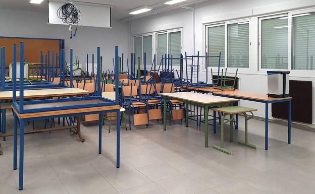 Últimas tareas de adecuación, reparación, limpieza y desinfección de las aulas