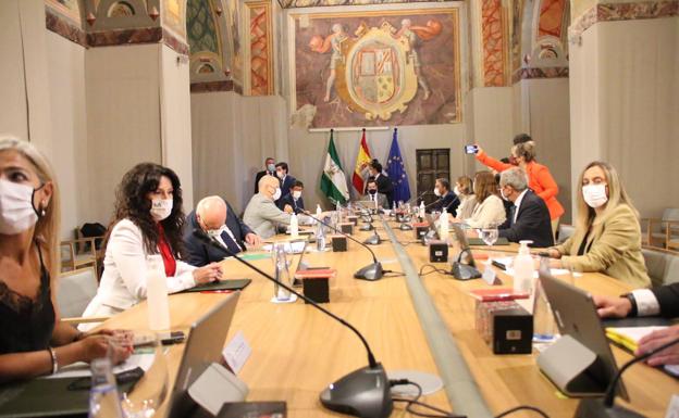 Comienza el Consejo de Gobierno en 'El Escorial andaluz'