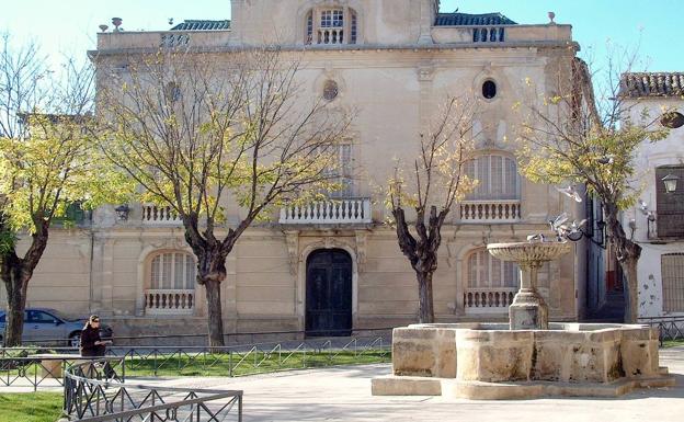 Buscan a un individuo como autor de varios robos por el método del tirón