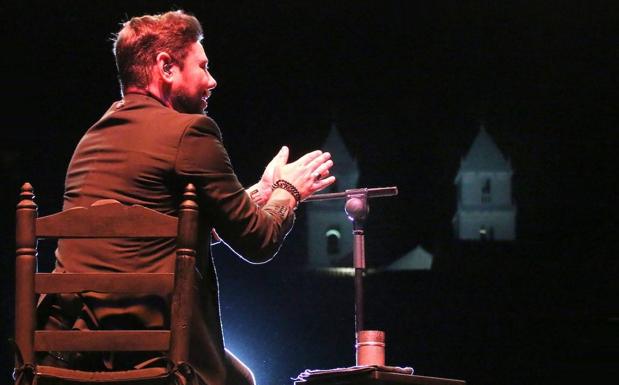 Úbeda se reencontró con un Miguel Poveda artista de la cabeza a los pies