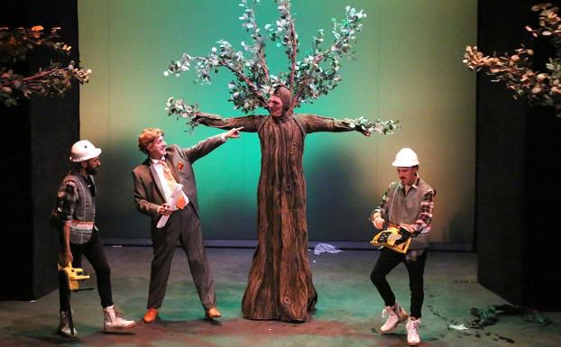 La compañía Yllana subió el telón de la Muestra de Teatro de Otoño