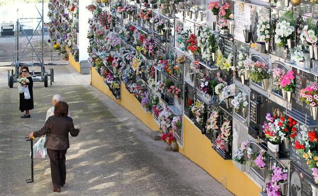 El Ayuntamiento hace una serie de recomendaciones a quienes visiten el cementerio en los próximos días