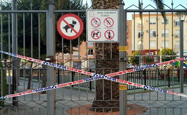 Precintados los juegos infantiles aunque los parques siguen abiertos