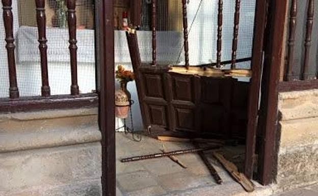 Destrozos en la capilla de la Puerta del Losal