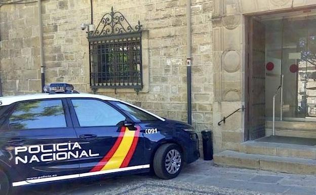 Detenidas en Úbeda cinco personas por tráfico de sustancias estupefacientes