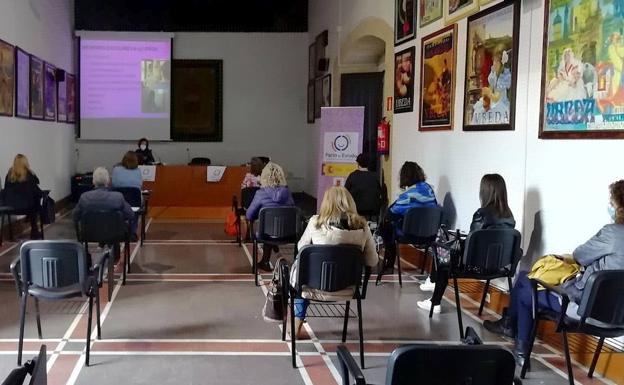 Formación para profesionales sobre intervención con madres y menores víctimas de violencia de género