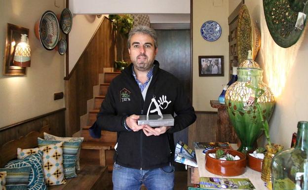 El alfarero ubetense Melchor Tito recibió su Premio a la Artesanía de Andalucía