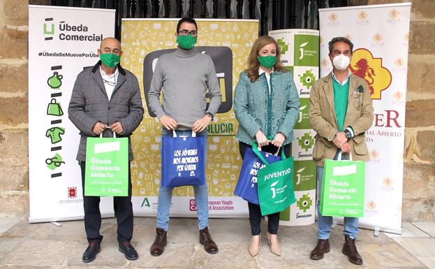 Una campaña para implicar a los jóvenes en el apoyo al comercio local