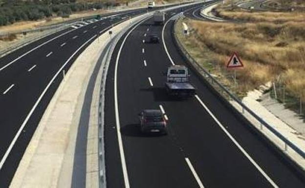 Detenido en Úbeda por circular en sentido contrario por la A-32, ebrio y con el carné retirado