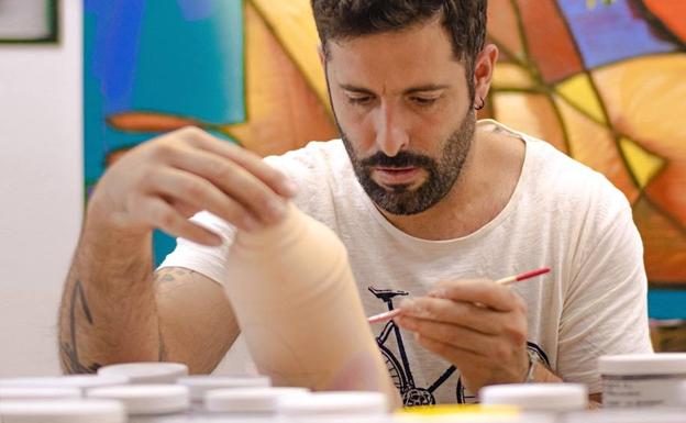 Un spray para el arte urbano creado con las técnicas milenarias de la alfarería