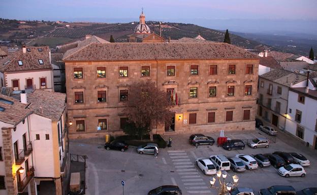 33 alumnos podrían quedarse sin matrícula en el Francisco de los Cobos
