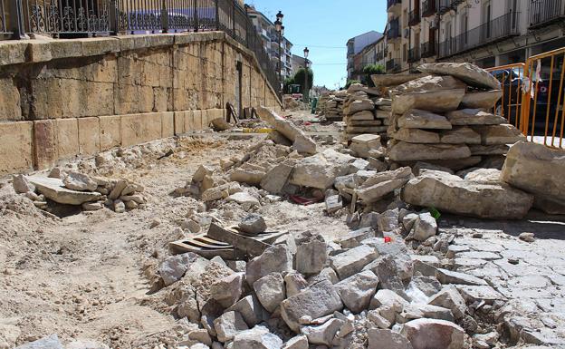 El inicio de las obras en la calle Corredera obliga a cortarla al tráfico