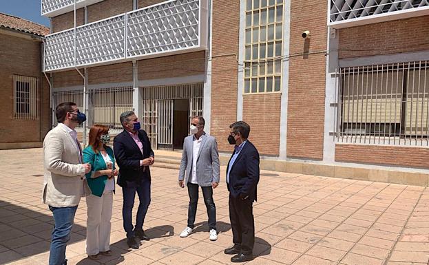 Nuevo sistema de protección solar del IES San Juan de la Cruz que aumenta la eficiencia de su climatización