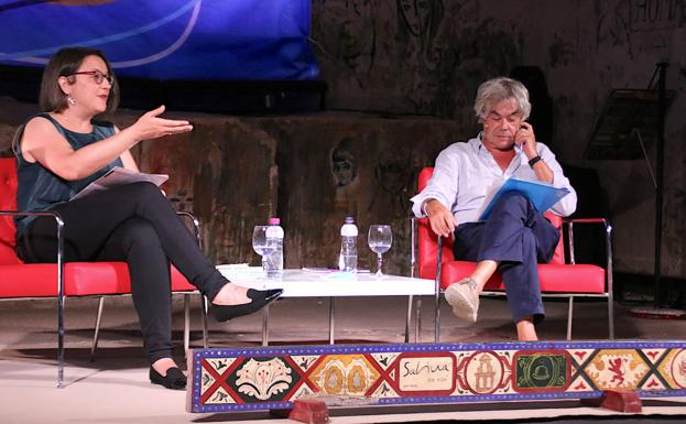 Marta López Vilar y Salvador Compán compartieron poemas de sus autores de cabecera