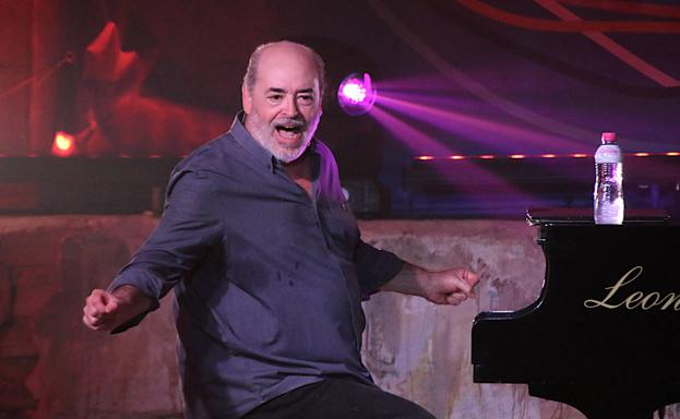 Jerónimo Maesso ofreció un recital entre Sabina y la improvisación
