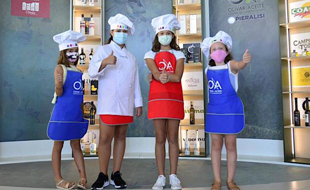 Cuatro concursantes se disputaron los premios del Concurso de Cocina 'Pequechef del AOVE'