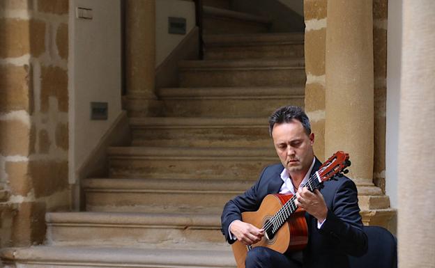 La guitarra de David Martínez clausuró el Festival de Música y Danza