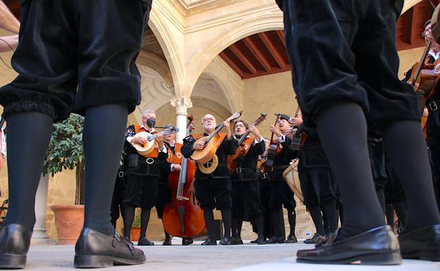 Buen ambiente durante el Certamen Nacional de Tunas 'Andrés de Vandelvira'