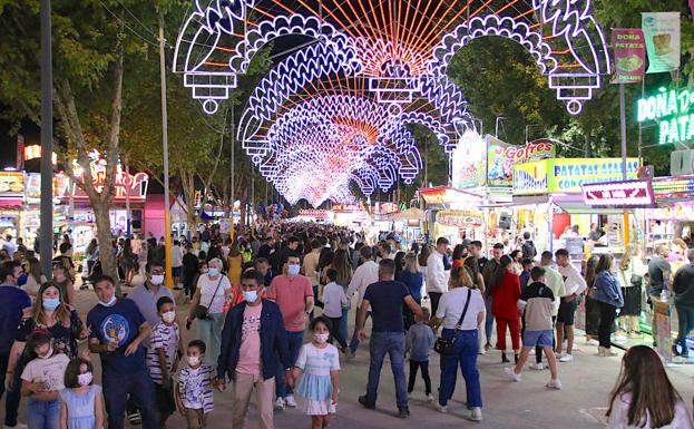 Cerca de 60.000 personas pasaron por un recinto ferial sin casetas