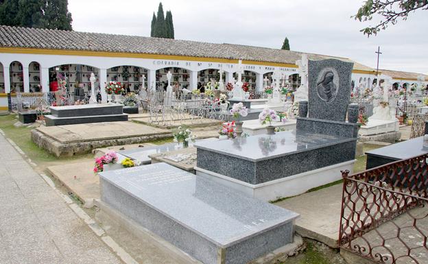 Muere una mujer de 87 años tras sufrir una caída en el cementerio de Úbeda