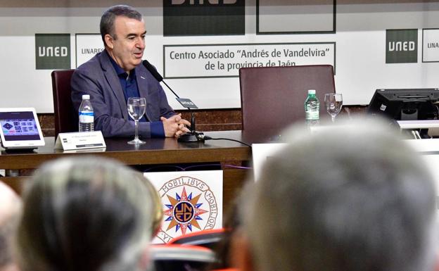 Lorenzo Silva pasó por Úbeda para presentar su nueva novela 'Castellano'