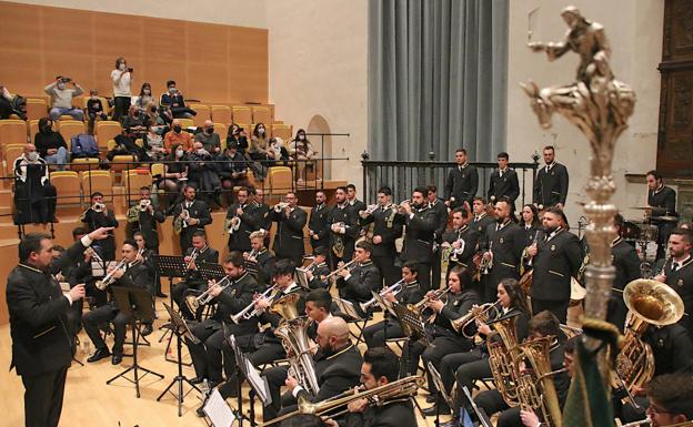 Potente y variado recital de la Banda del Amor