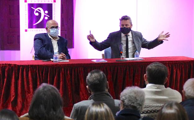 Un libro recorre la vida, obra y no pocos milagros culturales de Diego Martínez