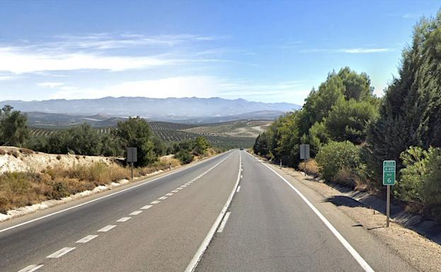 Cuatro heridos en una colisión entre dos turismos en Úbeda