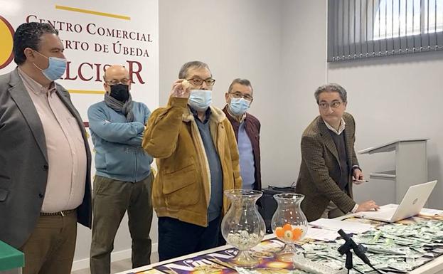 Alciser busca al ganador de 6.000 euros para gastar en el comercio local de Úbeda