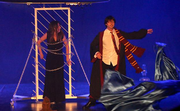 'The magic show' propuso una tarde de ilusionismo y diversión en familia